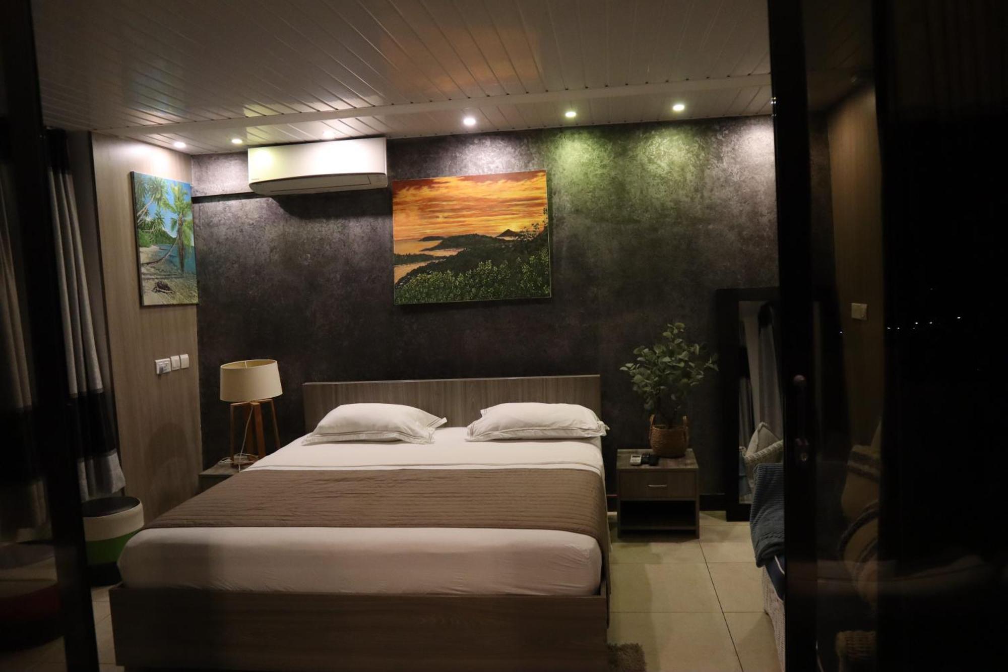 180 Degrees Self-Catering Hotel Victoria Exterior photo