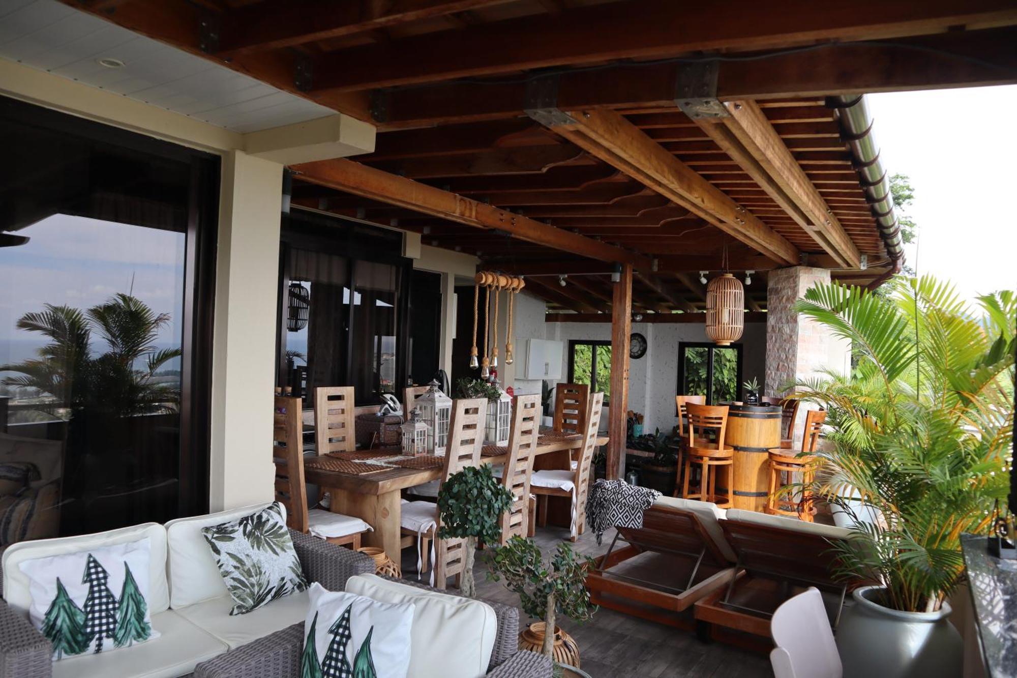 180 Degrees Self-Catering Hotel Victoria Exterior photo